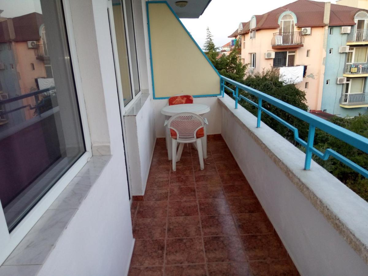 Nelly Guest House Ravda Exterior foto